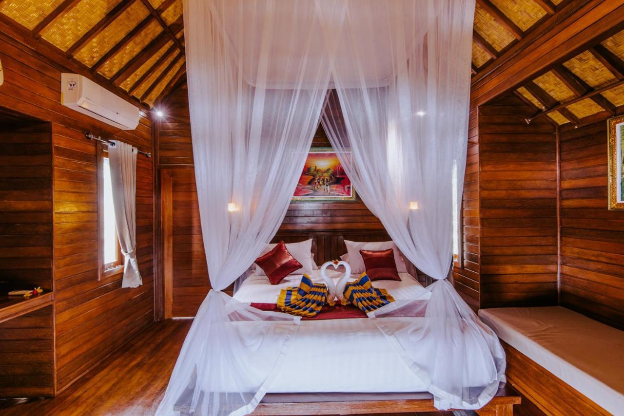 Sunday Huts Lembongan Hotel Luaran gambar