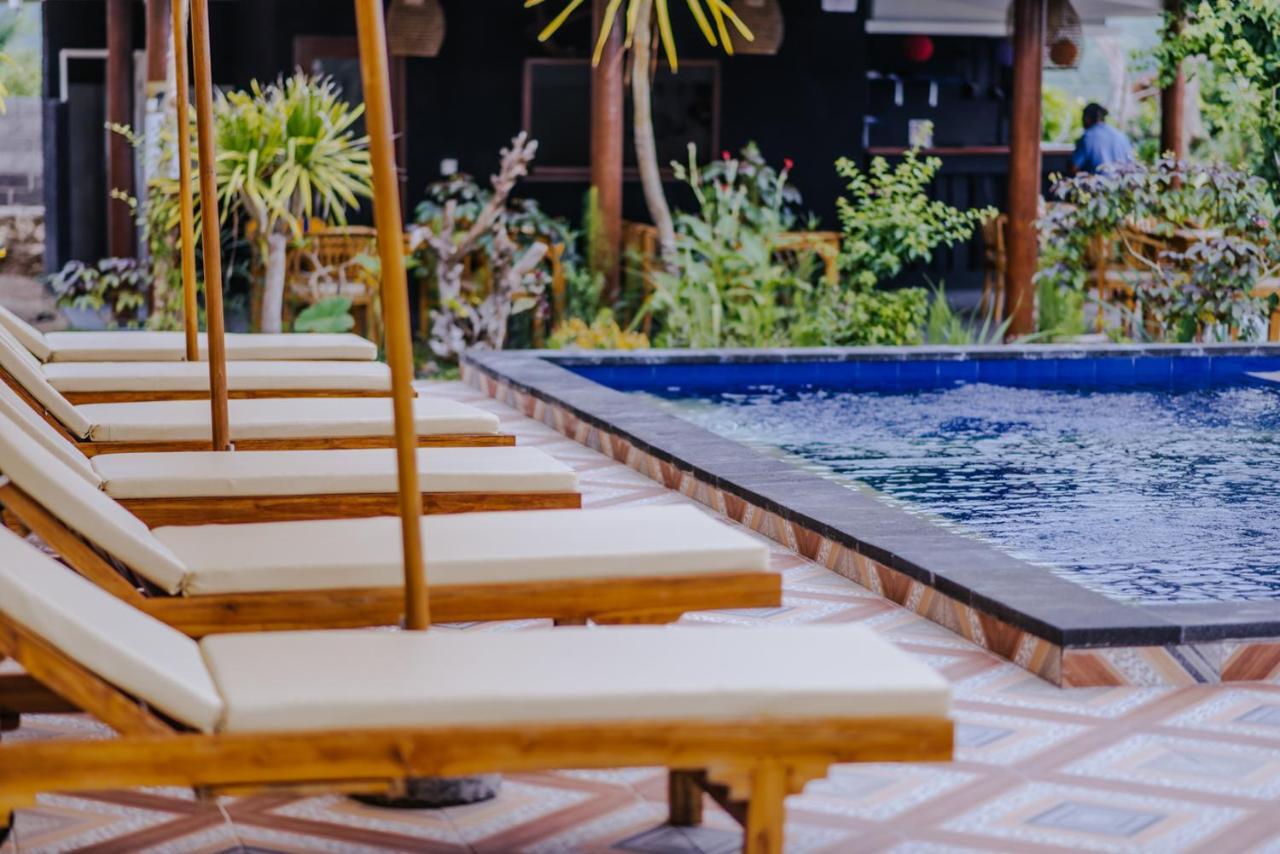 Sunday Huts Lembongan Hotel Luaran gambar